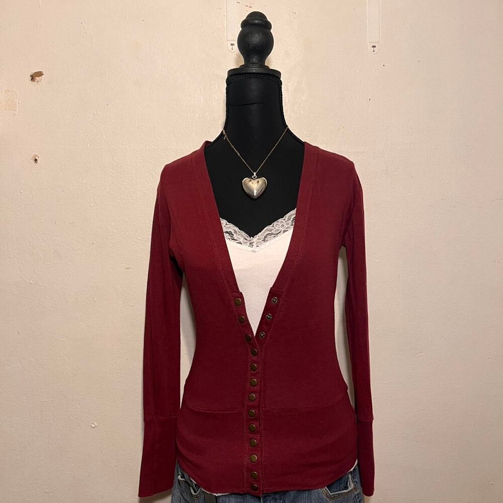 Indie sleaze maroon button up fitted sweater